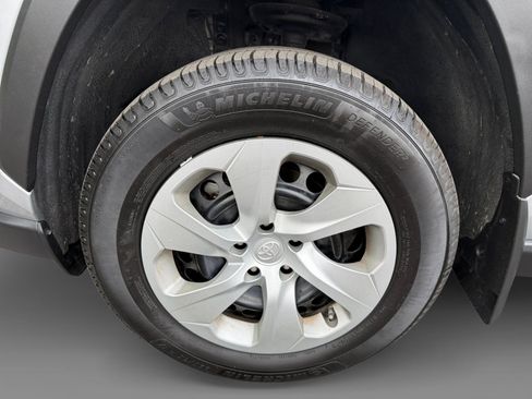 Used 2021 Toyota RAV4 LE w/ Carpet Mat Package (TMS) AWD/4WD image 9