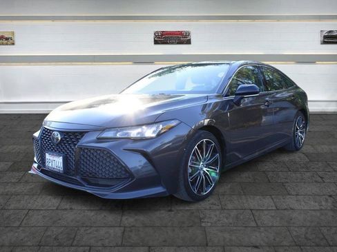 Used 2020 Toyota Avalon XSE w/ Preferred Accessory Package FWD image 1