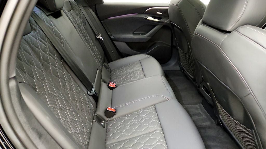 Used 2025 Audi S6 e-tron Premium Plus w/ Premium Plus AWD/4WD image 24