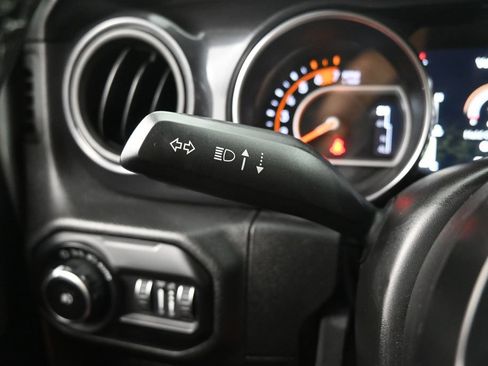 Used 2021 Jeep Wrangler Unlimited Sport AWD/4WD image 24