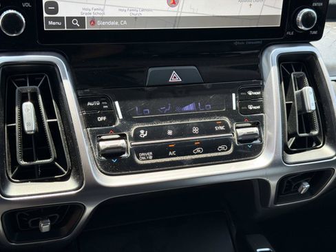 Used 2023 Kia Sorento EX w/ Panoramic Sunroof Package FWD image 24