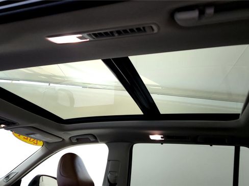 Used 2024 Toyota Grand Highlander Platinum image 28