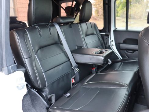 Used 2023 Jeep Wrangler Sahara w/ Cold Weather Group image 16