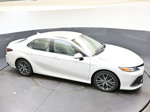 Used 2023 Toyota Camry XLE image 35