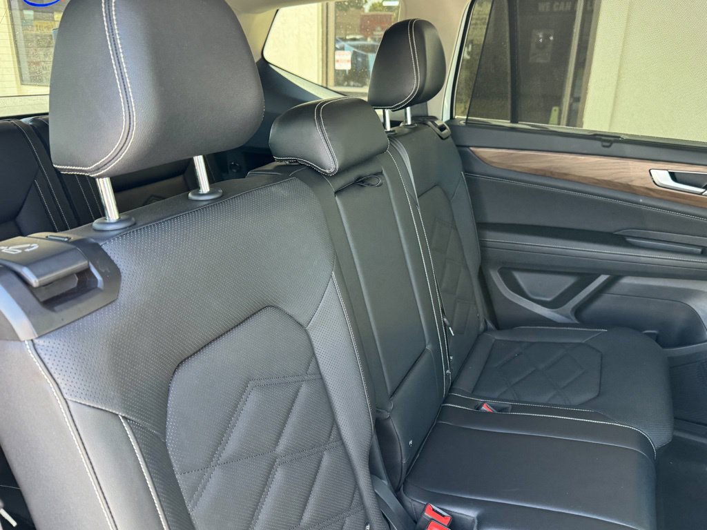 Used 2025 Volkswagen Atlas SE FWD image 21