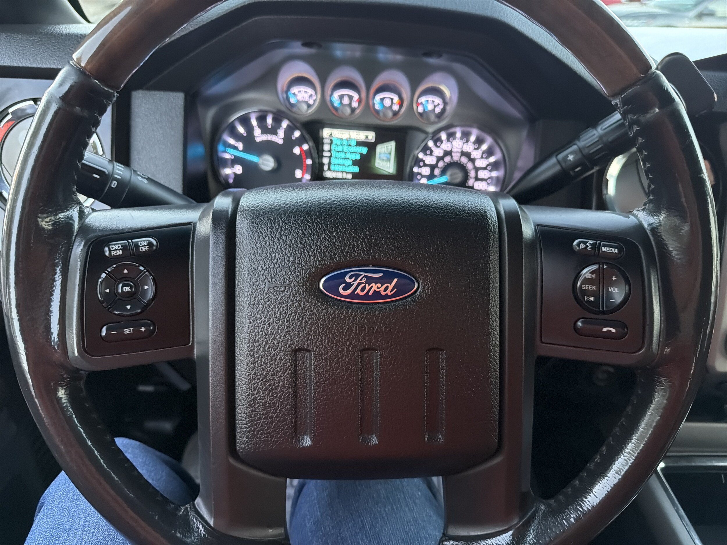Used 2016 Ford F250 Platinum w/ Platinum Package AWD/4WD image 13