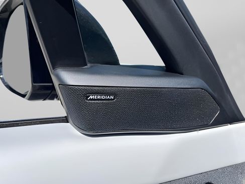 Used 2025 Land Rover Range Rover Sport image 36