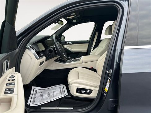 Used 2022 BMW X5 xDrive40i w/ Luxury Seating Package image 9