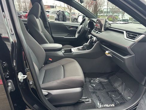 Certified 2025 Toyota RAV4 SE AWD/4WD image 17