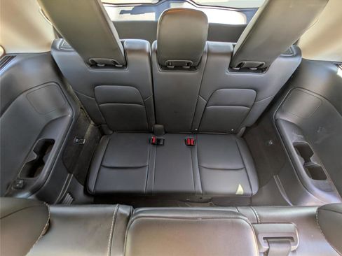 Used 2022 Nissan Pathfinder SL w/ SL Black Package image 32