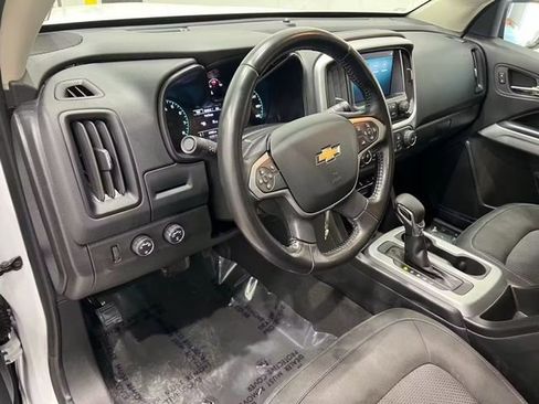 Used 2022 Chevrolet Colorado LT w/ Safety Package image 18