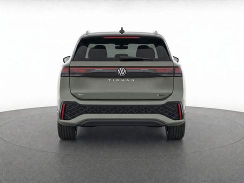 Used 2026 Volkswagen Tiguan SEL R-Line AWD/4WD image 6