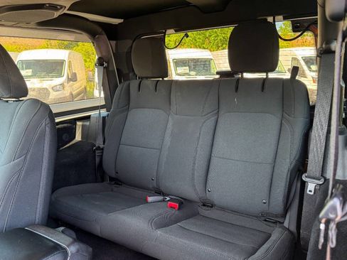 Used 2021 Jeep Wrangler Sport AWD/4WD image 19