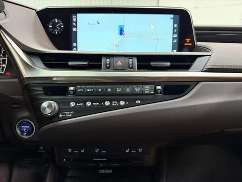 Used 2021 Lexus ES 300h w/ Premium Package FWD image 21