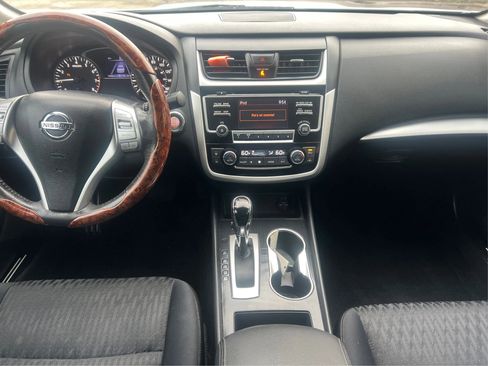 Used 2018 Nissan Altima 2.5 SV image 16