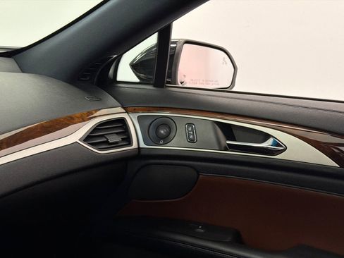 Used 2019 Lincoln MKZ Reserve image 28