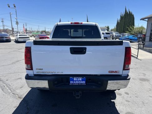 Used 2011 GMC Sierra 1500 SLE w/ Regional Value Package AWD/4WD image 5