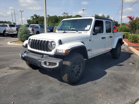 New 2025 Jeep Gladiator Sport image 4