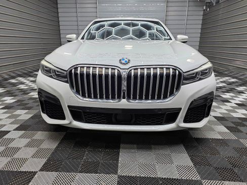 Used 2021 BMW 750i xDrive w/ M Sport Package AWD/4WD image 3