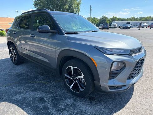 Used 2021 Chevrolet TrailBlazer RS FWD image 2