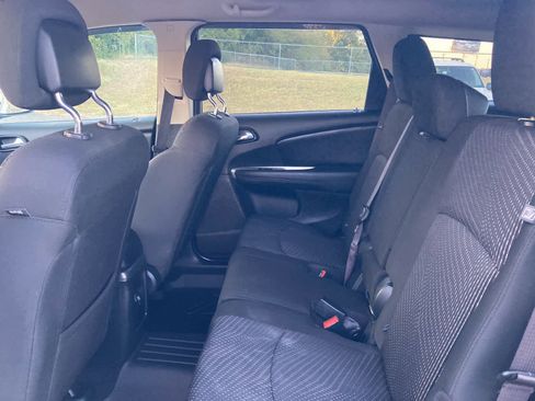 Used 2020 Dodge Journey SE w/ Blacktop Package FWD image 5