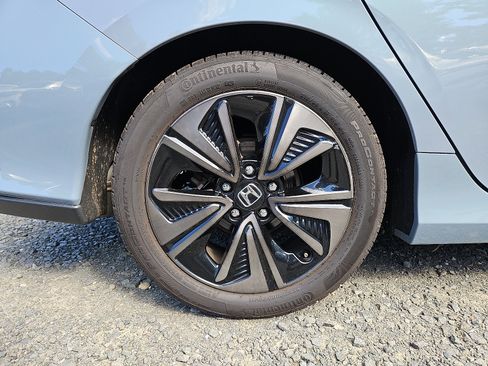 Used 2018 Honda Civic EX-L image 9