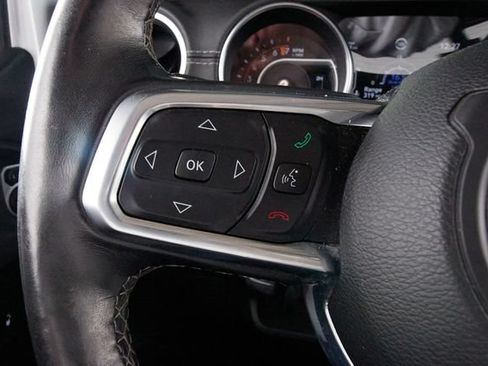Used 2020 Jeep Gladiator Overland AWD/4WD image 16