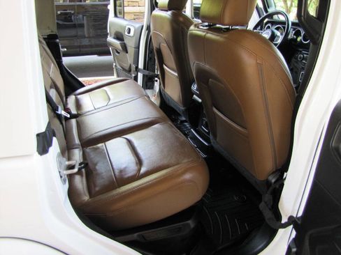 Used 2021 Jeep Wrangler Unlimited Sahara w/ Cold Weather Group image 21