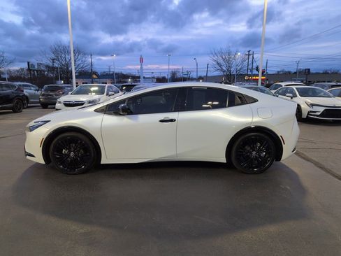 Used 2025 Toyota Prius image 2