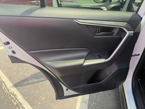 Used 2020 Toyota RAV4 LE FWD image 19