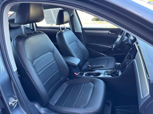 Used 2020 Volkswagen Passat 2.0T SE w/ Sunroof Package FWD image 24