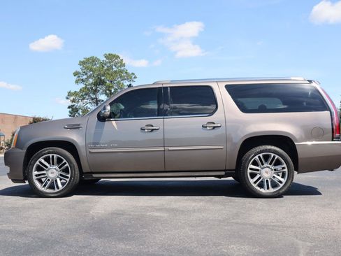 Used 2012 Cadillac Escalade ESV Premium AWD/4WD image 2