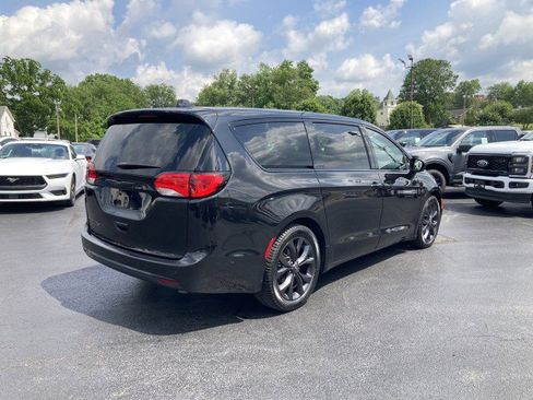 Used 2020 Chrysler Pacifica Touring w/ Advanced Safetytec Group FWD image 5