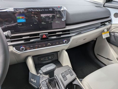 New 2026 Kia Sportage EX FWD image 21