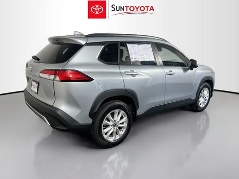 Used 2023 Toyota Corolla Cross LE FWD image 4