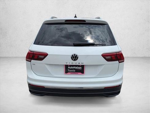 Used 2022 Volkswagen Tiguan SE FWD image 7