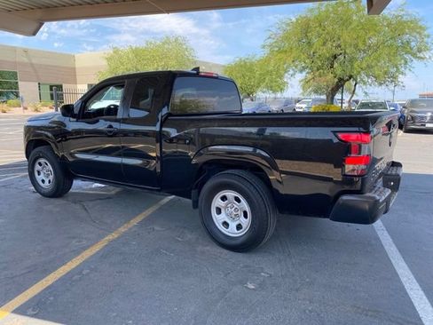 Used 2022 Nissan Frontier S RWD image 2