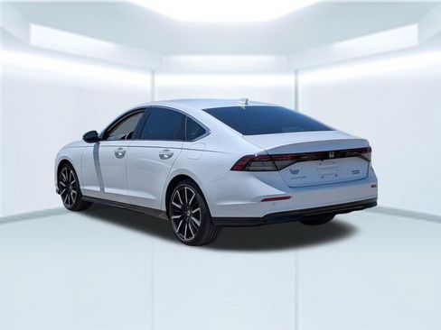 Used 2023 Honda Accord Touring image 4
