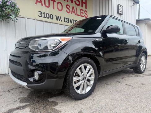 Used 2017 Kia Soul + FWD image 9