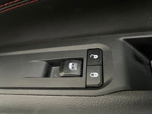 Used 2025 Jeep Compass Trailhawk image 25