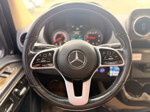 Used 2020 Mercedes-Benz Sprinter 3500 image 32