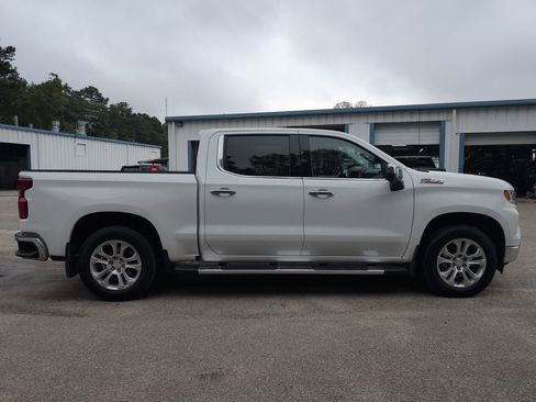 Used 2024 Chevrolet Silverado 1500 LTZ AWD/4WD image 7