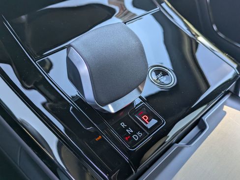 New 2025 Land Rover Range Rover Sport Dynamic SE image 15