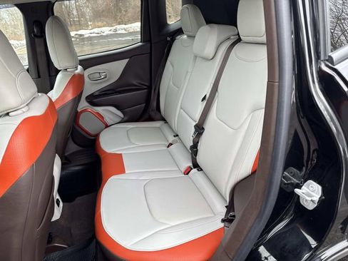 Used 2016 Jeep Renegade Limited image 26