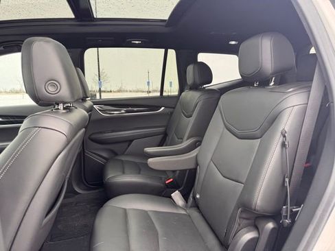 Used 2021 Cadillac XT6 Premium Luxury image 30