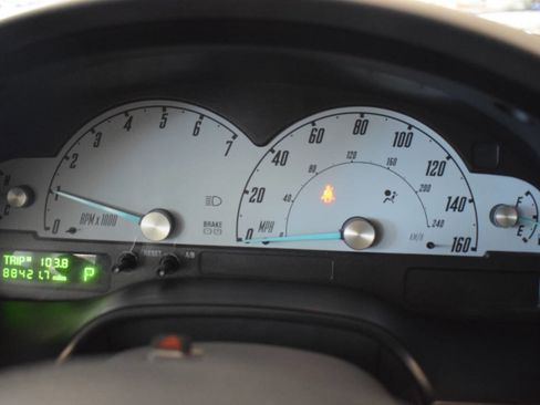 Used 2002 Ford Thunderbird Deluxe image 25