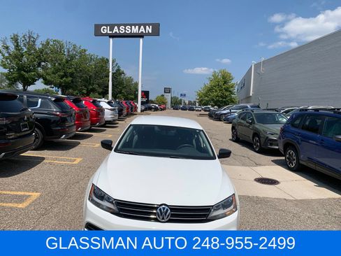 Used 2016 Volkswagen Jetta S FWD image 1