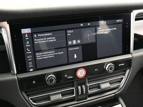 New 2026 Porsche Macan image 21