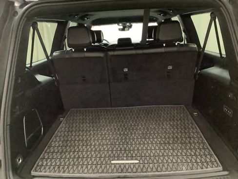 Used 2024 Jeep Wagoneer L Series II w/ Flexible Seating Group AWD/4WD image 7