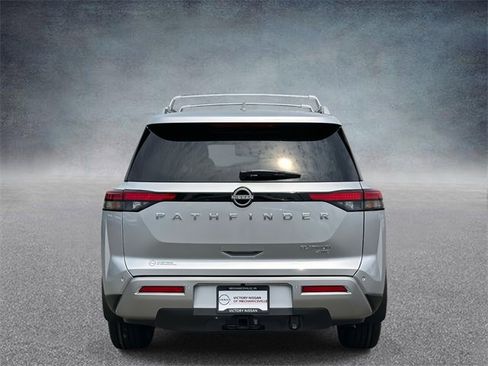 New 2025 Nissan Pathfinder Platinum w/ Cargo Package image 3